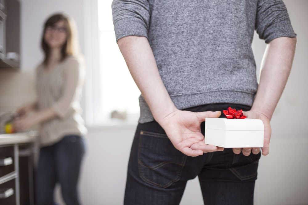 Holiday gifts for someone who loves chicago