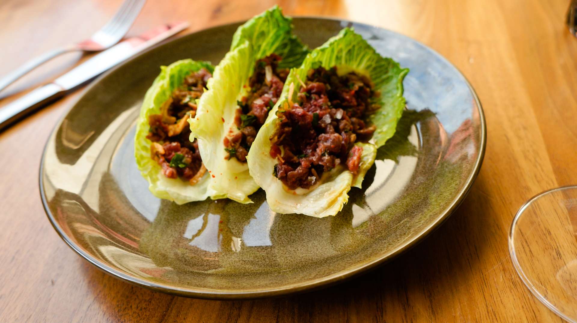 beef tartar dusek's tavern